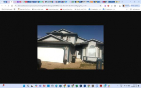 Master Bedroom private bathroom 23 minutes airport